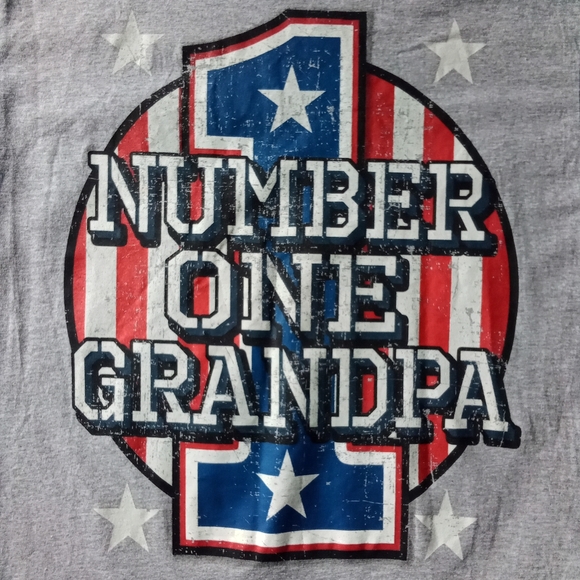 Men's Grey T-shirt Number One Grandpa #1 Grandfather American Flag Patriotic - Picture 1 of 9